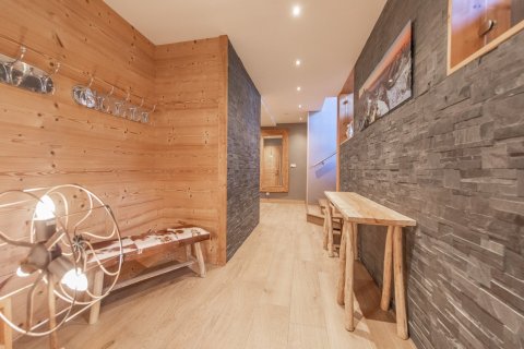 7 bedrooms House in Morzine, France No. 99647 3
