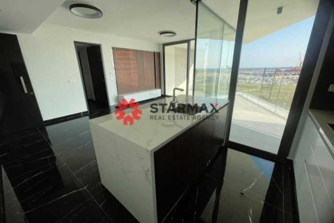 2 bedrooms Apartment in Larnaca, Cyprus No. 82824 3