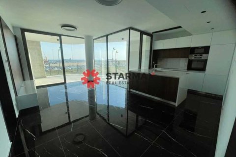 2 bedrooms Apartment in Larnaca, Cyprus No. 82824 1