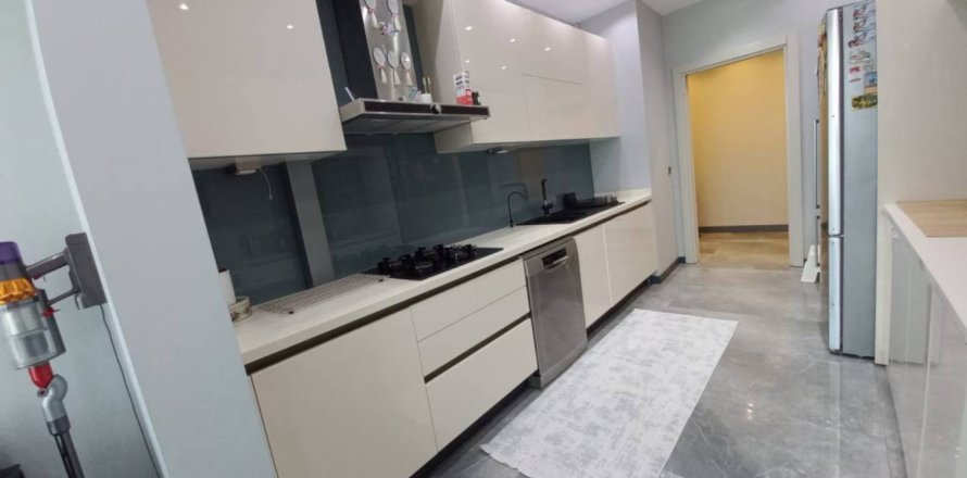 Квартира с 3 спальнями в Стамбул, Турция №113898