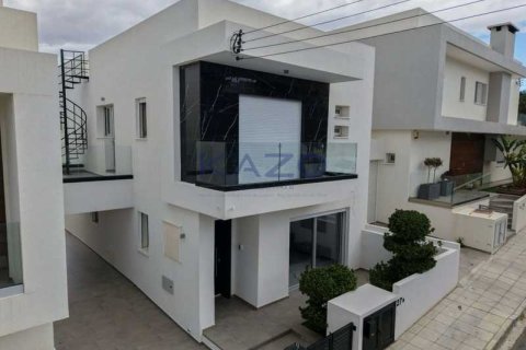 3 bedrooms House in Limassol, Cyprus No. 75145 2
