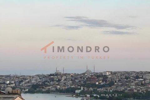 5 dormitorios Apartment en Beyoglu, Turkey No. 128075