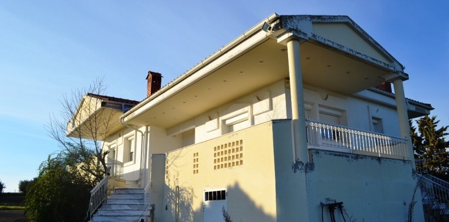 4 bedrooms House in Epanomi, Greece No. 117885