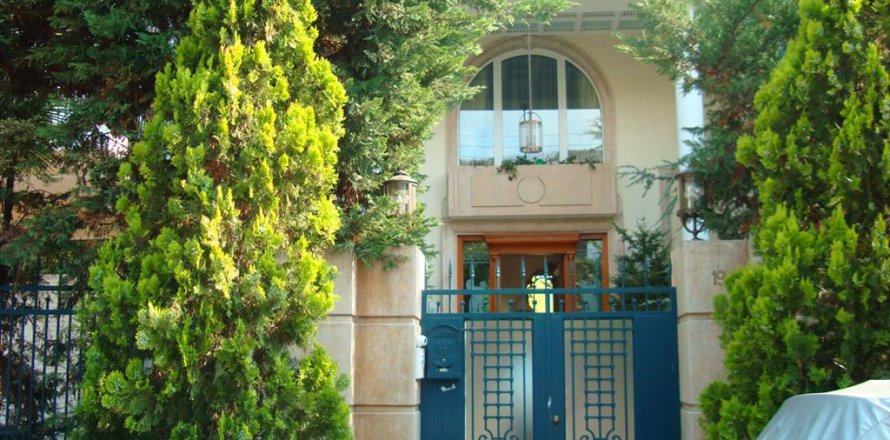 4 bedrooms Villa in Haidari, Greece No. 60278