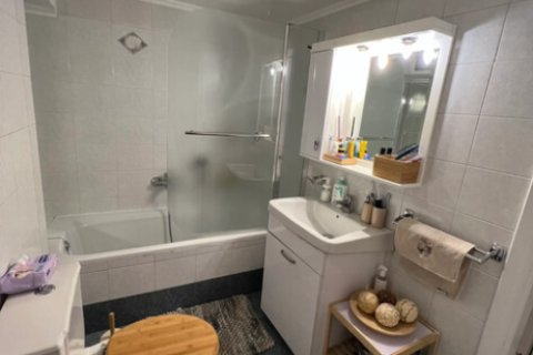 2 bedrooms Apartment in Athens, Greece No. 107477 9