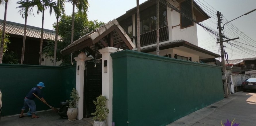 9 bedrooms Commercial property in Chiang Mai, Thailand No. 97681