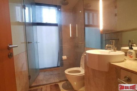 3 bedrooms Apartment in Bangkok, Thailand No. 96022 3