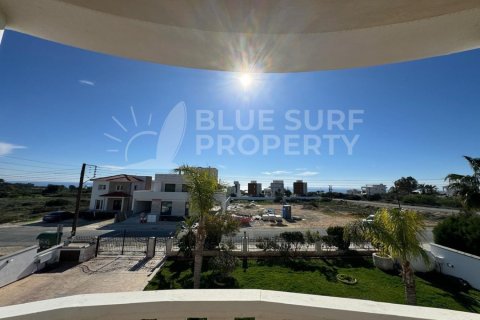 5 bedrooms Villa in Famagusta, Cyprus No. 104840 8