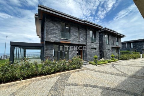 5 bedrooms Villa in Trabzon, Turkey No. 129405