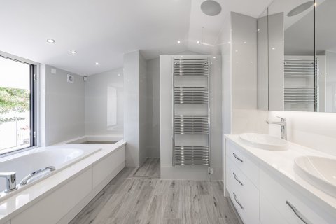 5 bedrooms Villa in Paphos, Cyprus No. 37525 9