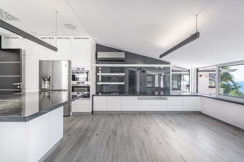 5 bedrooms Villa in Paphos, Cyprus No. 37525 23