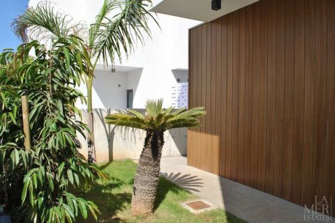 3 bedrooms Villa in Famagusta, Cyprus No. 62519 5