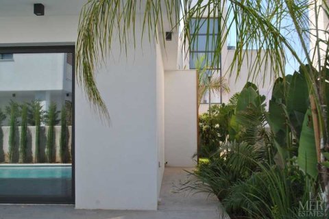 3 bedrooms Villa in Famagusta, Cyprus No. 62519 4