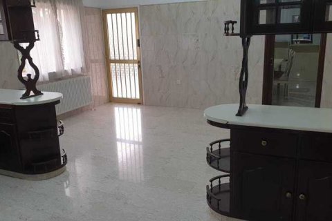 6 bedrooms House in Larnaca, Cyprus No. 40213 4