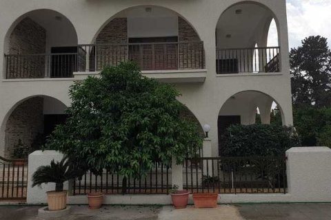 6 bedrooms House in Larnaca, Cyprus No. 40213 2