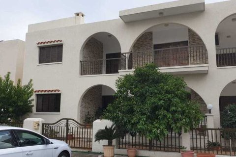 6 bedrooms House in Larnaca, Cyprus No. 40213 1