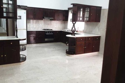 6 bedrooms House in Larnaca, Cyprus No. 40213 3