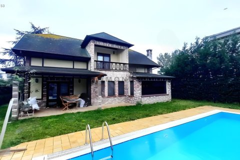 Вилла с 5 спальнями в Тузла, Турция №117922