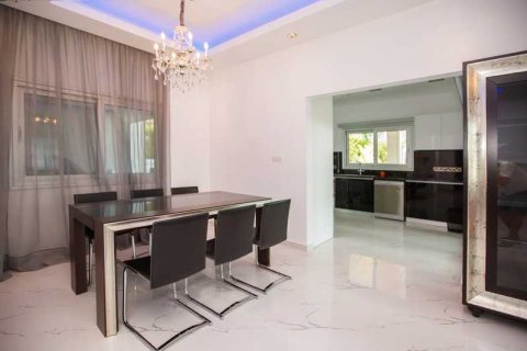 4 bedrooms Villa in Agios Tychonas, Cyprus No. 62480 5
