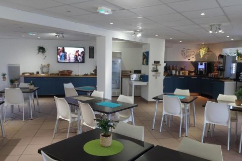 2 bedrooms Apartment in Grandcamp-Maisy, France No. 69480 12