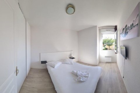 2 bedrooms Apartment in Grandcamp-Maisy, France No. 69480 20