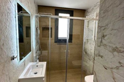 2 bedrooms Apartment in Limassol, Cyprus No. 84126 14