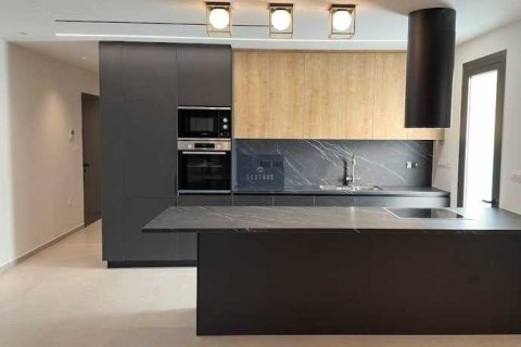 2 bedrooms Apartment in Limassol, Cyprus No. 84126 2