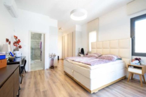 5 bedrooms Villa in Limassol, Cyprus No. 29197 3