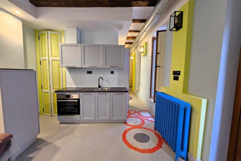 9 bedrooms Commercial property in Valencia, Spain No. 110670