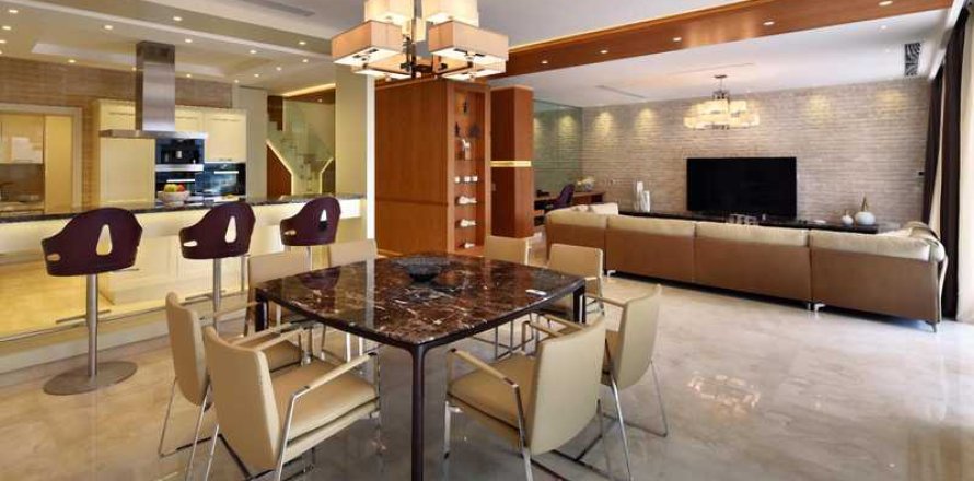 3 bedrooms Apartment in Limassol, Cyprus No. 64189