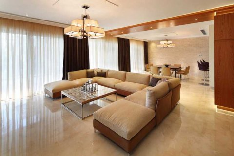 3 bedrooms Apartment in Limassol, Cyprus No. 64189 2