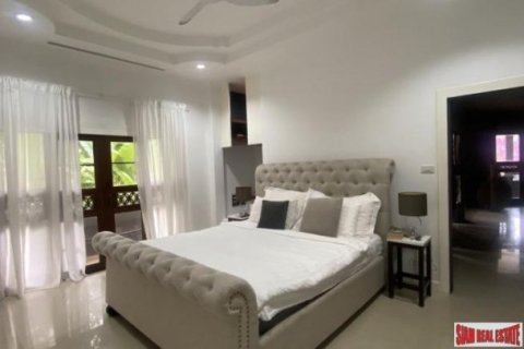 4 bedrooms Villa in Naithon Beach, Thailand No. 96639 24