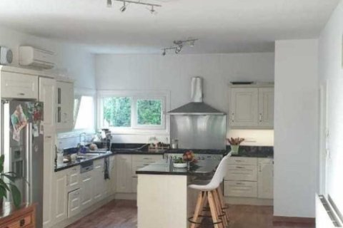 Дом с 5 спальнями в Пиргос, Кипр №29574 4