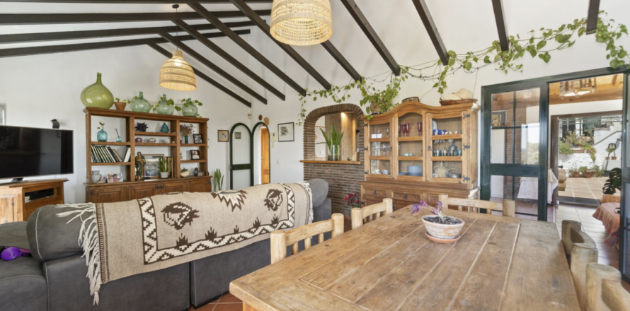 5 bedrooms House in Mijas, Spain No. 109866