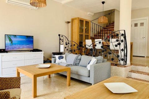 3 habitaciones Villa en Lien Chieu, Vietnam No. 20776 7