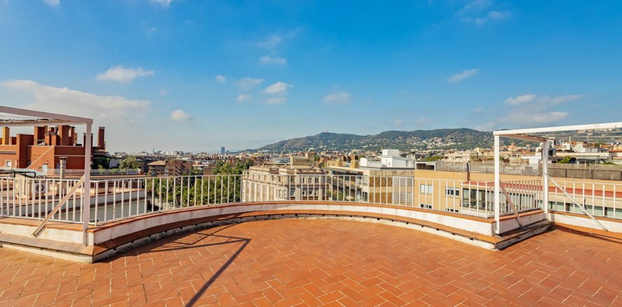 4 bedrooms Apartment in Barcelona, Spain No. 116915