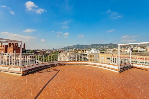 4 bedrooms Apartment in Barcelona, Spain No. 116915