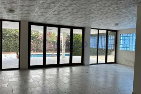 4 dormitorios Villa en Mouttagiaka, Cyprus No. 74880 3