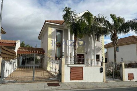 4 dormitorios Villa en Mouttagiaka, Cyprus No. 74880 2