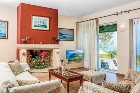 3 bedrooms Villa in Corfu, Greece No. 61614 6