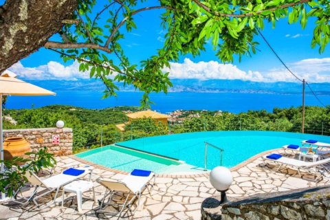 3 bedrooms Villa in Corfu, Greece No. 61614 2