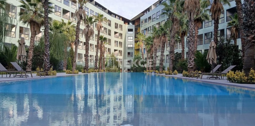 4 dormitorios Apartment en Istanbul, Turkey No. 42352