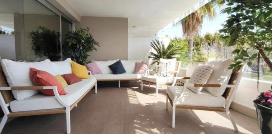 3 dormitorios Apartment en Cortes (San Pedro De Alcantara), Spain No. 92355