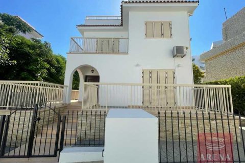 3 bedrooms Villa in Famagusta, Cyprus No. 77975 1
