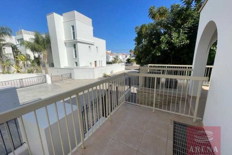 3 bedrooms Villa in Famagusta, Cyprus No. 77975 3