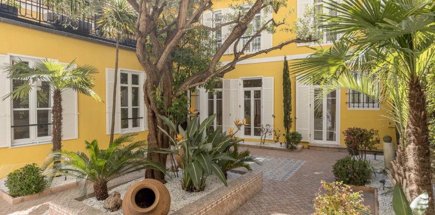 3 chambres House à Cannes, France No. 68803