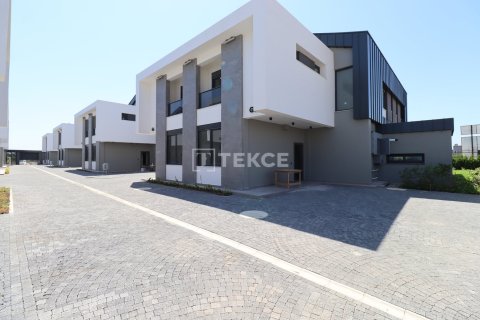 4 bedrooms Villa in Luong Phu, Vietnam No. 14643 5