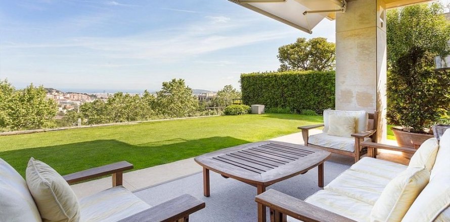 Вилла с 5 спальнями в Барселона, Испания №110800