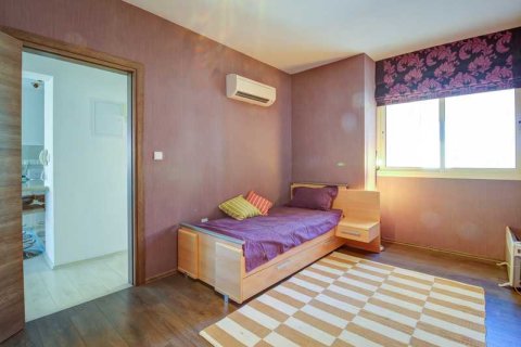 3 bedrooms Apartment in Limassol, Cyprus No. 63787 6