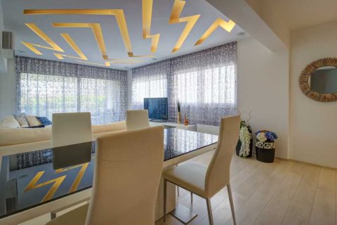 3 bedrooms Apartment in Limassol, Cyprus No. 63787 9